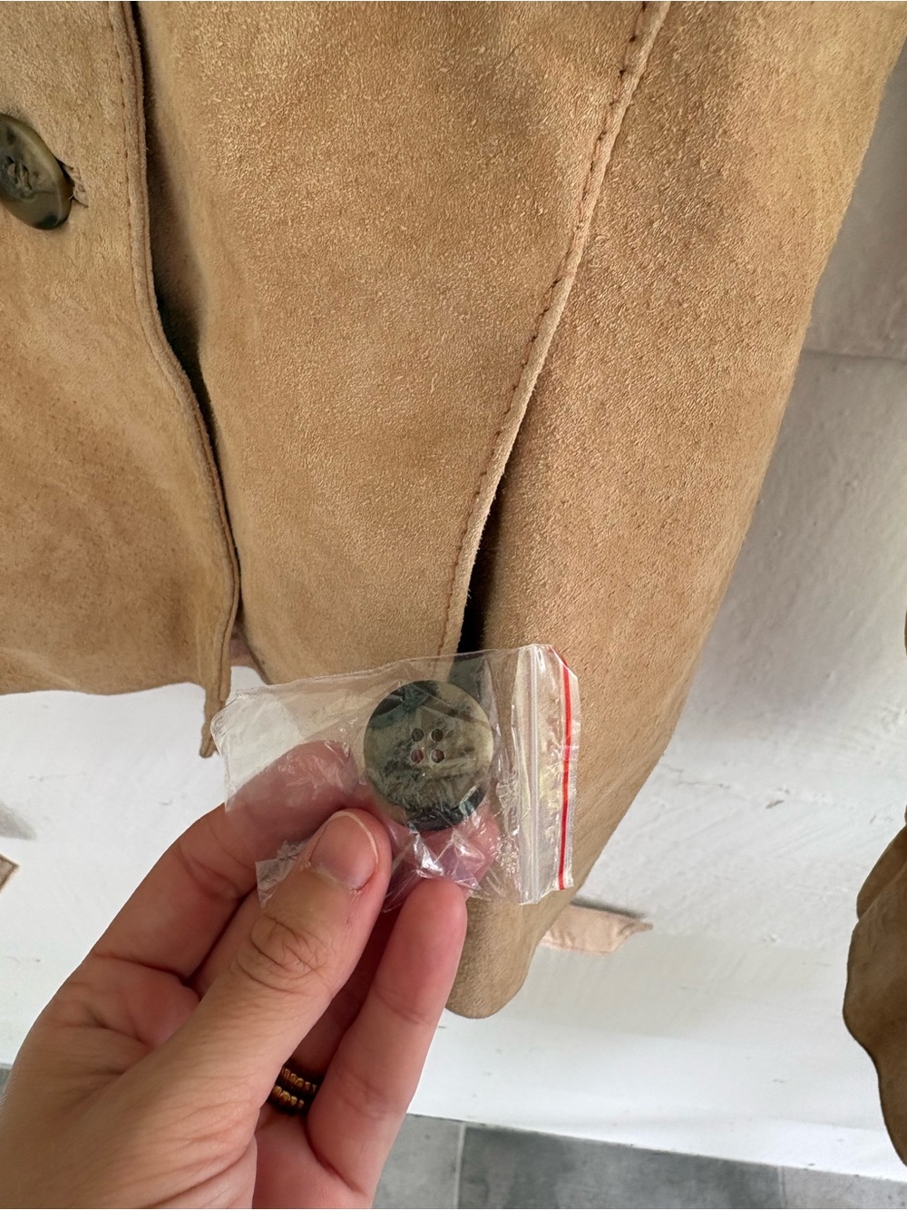 Vintage Wilsons Tan Suede Leather Belted Jacket Size M Western Boho Equestrian - Picture 10 of 10